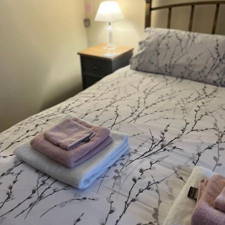 3 Bedroom Apartment, Ballymena, The Wee Stop Gap Экстерьер фото
