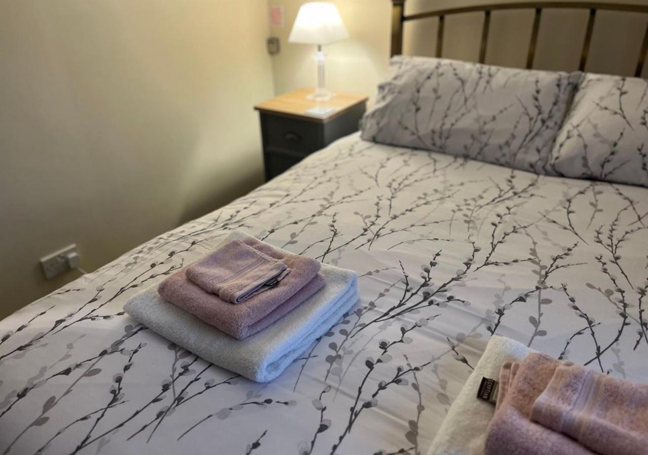 3 Bedroom Apartment, Ballymena, The Wee Stop Gap Экстерьер фото