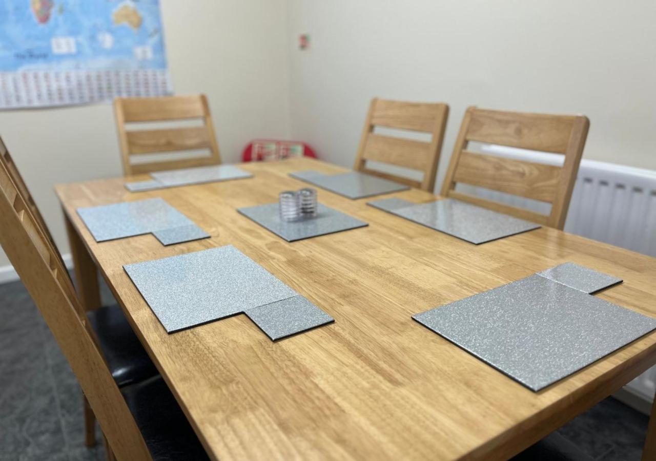 3 Bedroom Apartment, Ballymena, The Wee Stop Gap Экстерьер фото