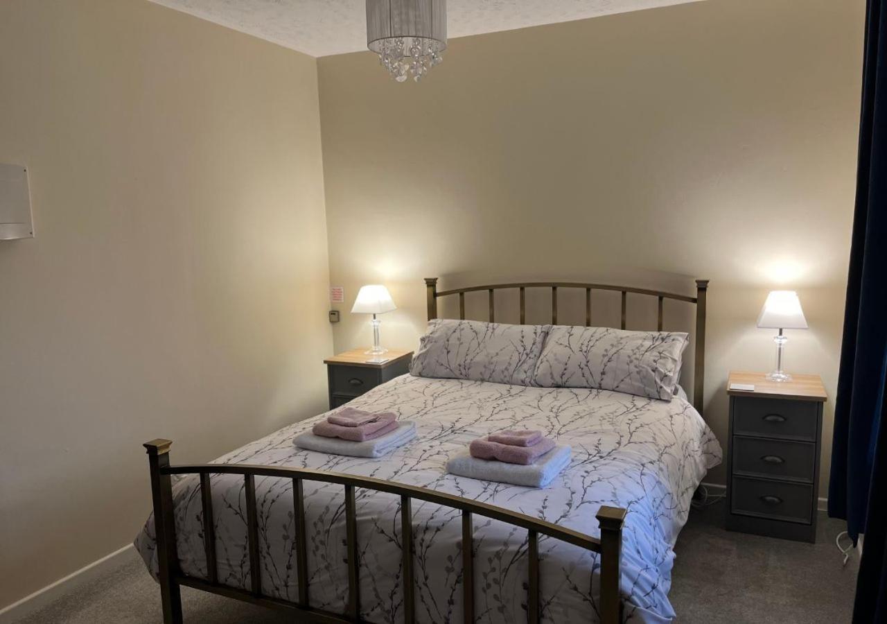 3 Bedroom Apartment, Ballymena, The Wee Stop Gap Экстерьер фото