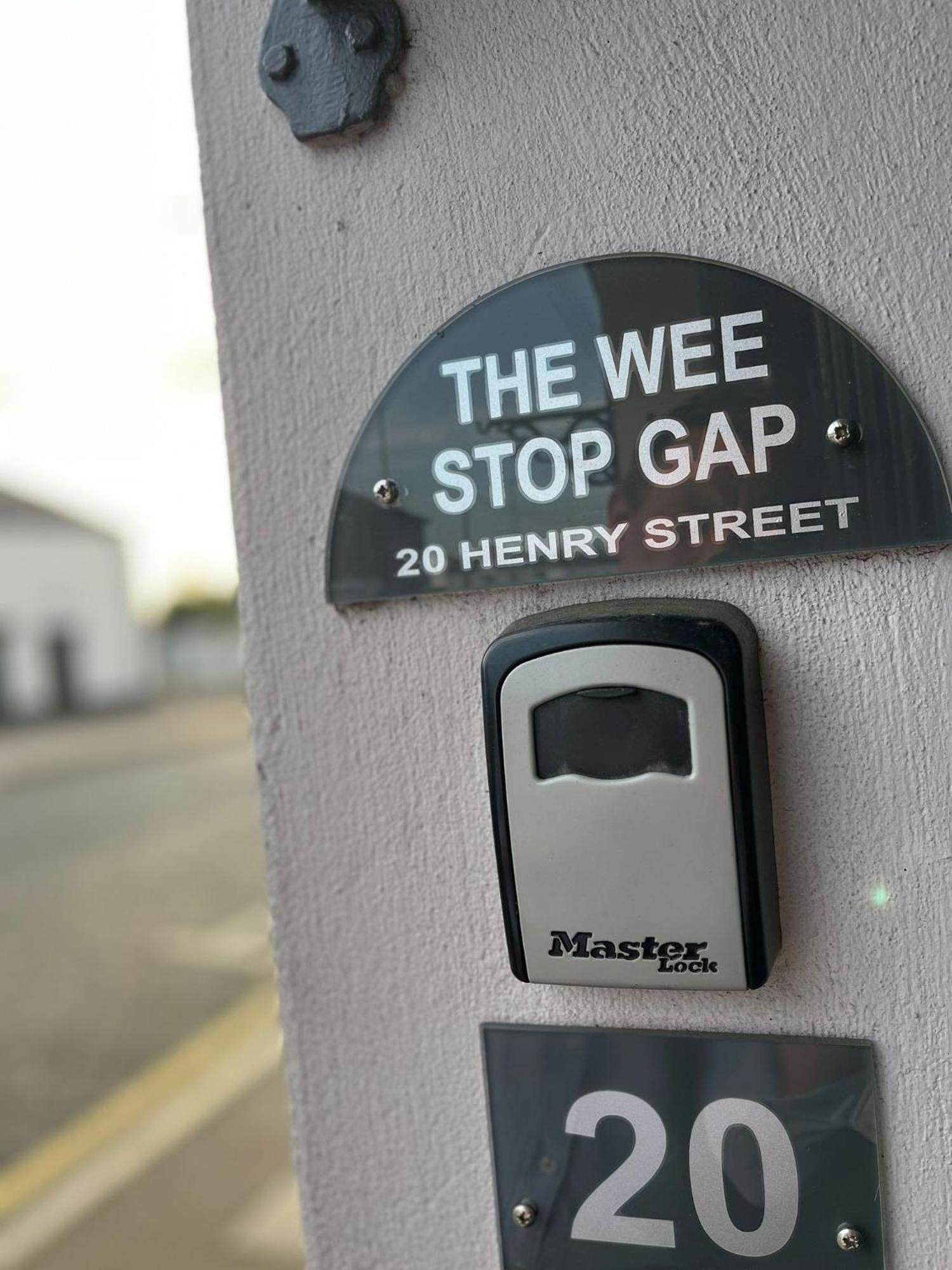 3 Bedroom Apartment, Ballymena, The Wee Stop Gap Экстерьер фото